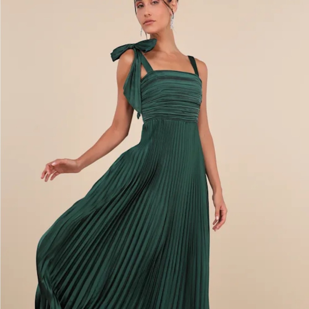 Lulu's Green One Shoulder Dress